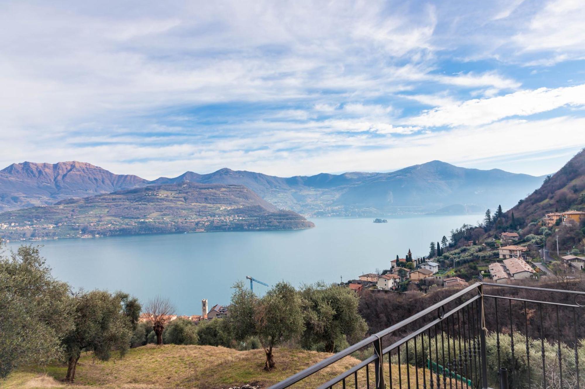 Residenza Coccinelle Vista Lago D'Iseo Tavernola Bergamasca Eksteriør bilde