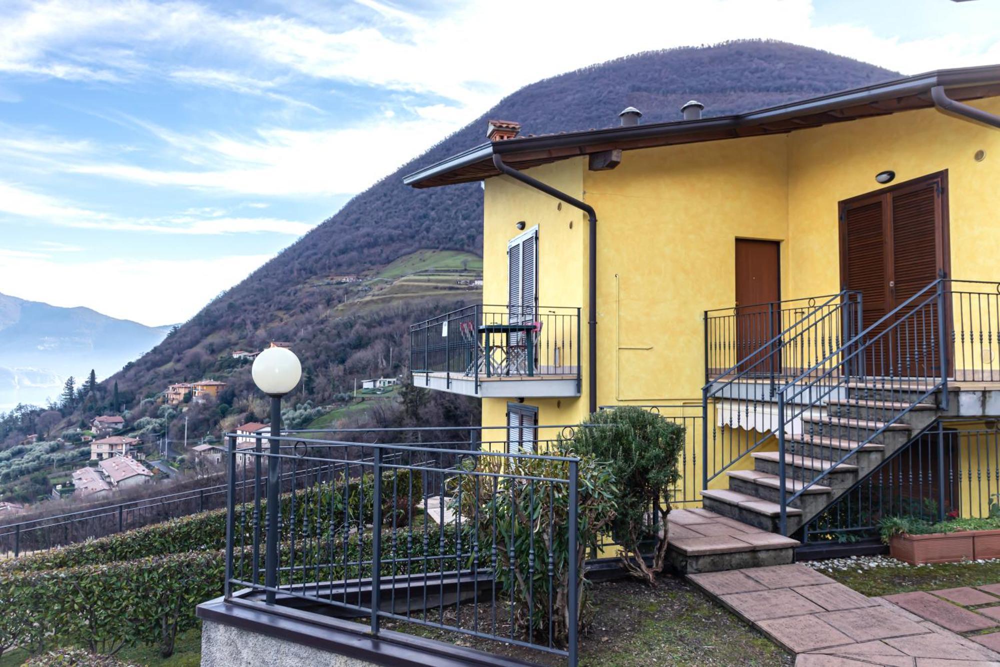 Residenza Coccinelle Vista Lago D'Iseo Tavernola Bergamasca Eksteriør bilde