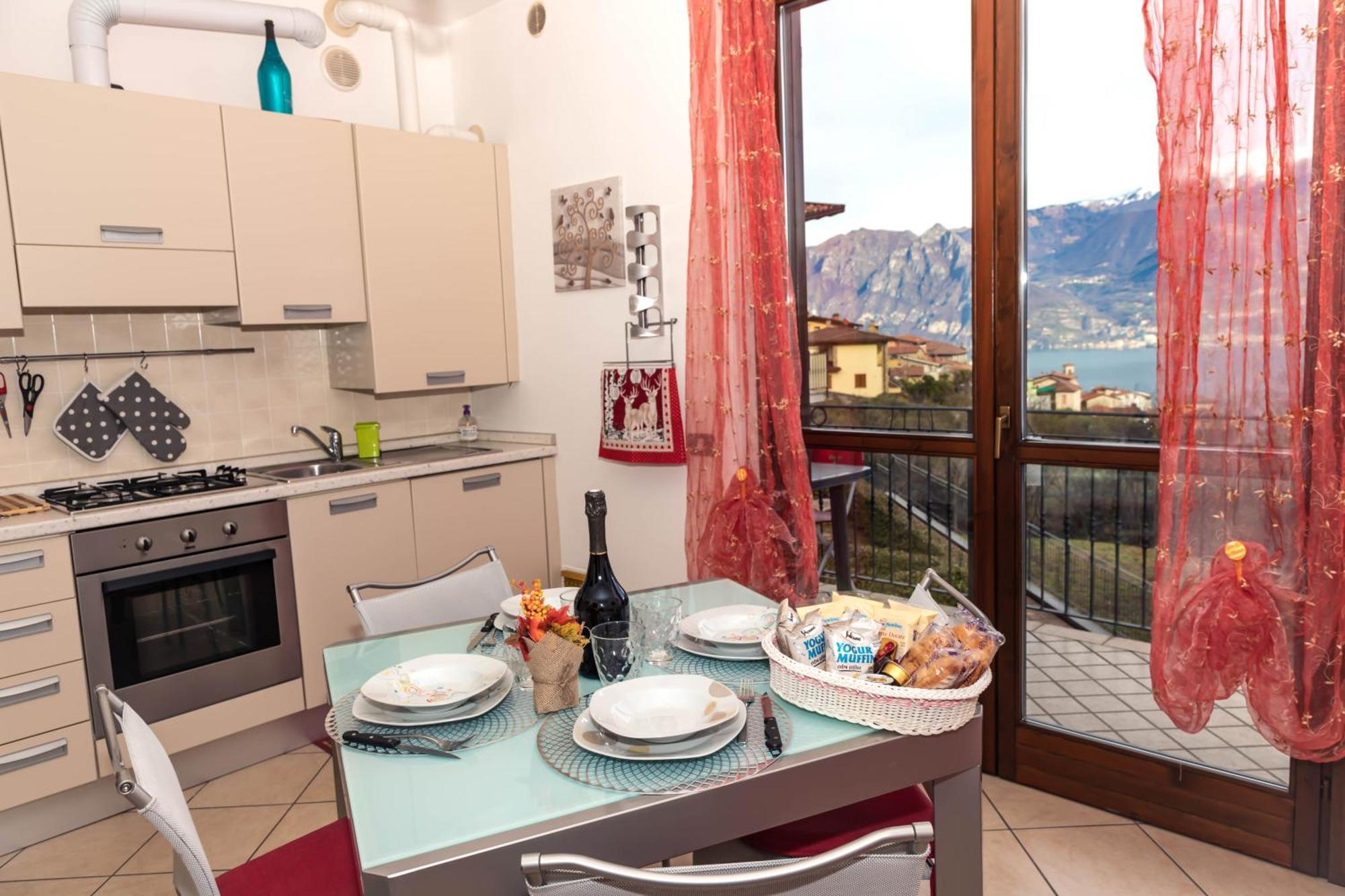 Residenza Coccinelle Vista Lago D'Iseo Tavernola Bergamasca Eksteriør bilde
