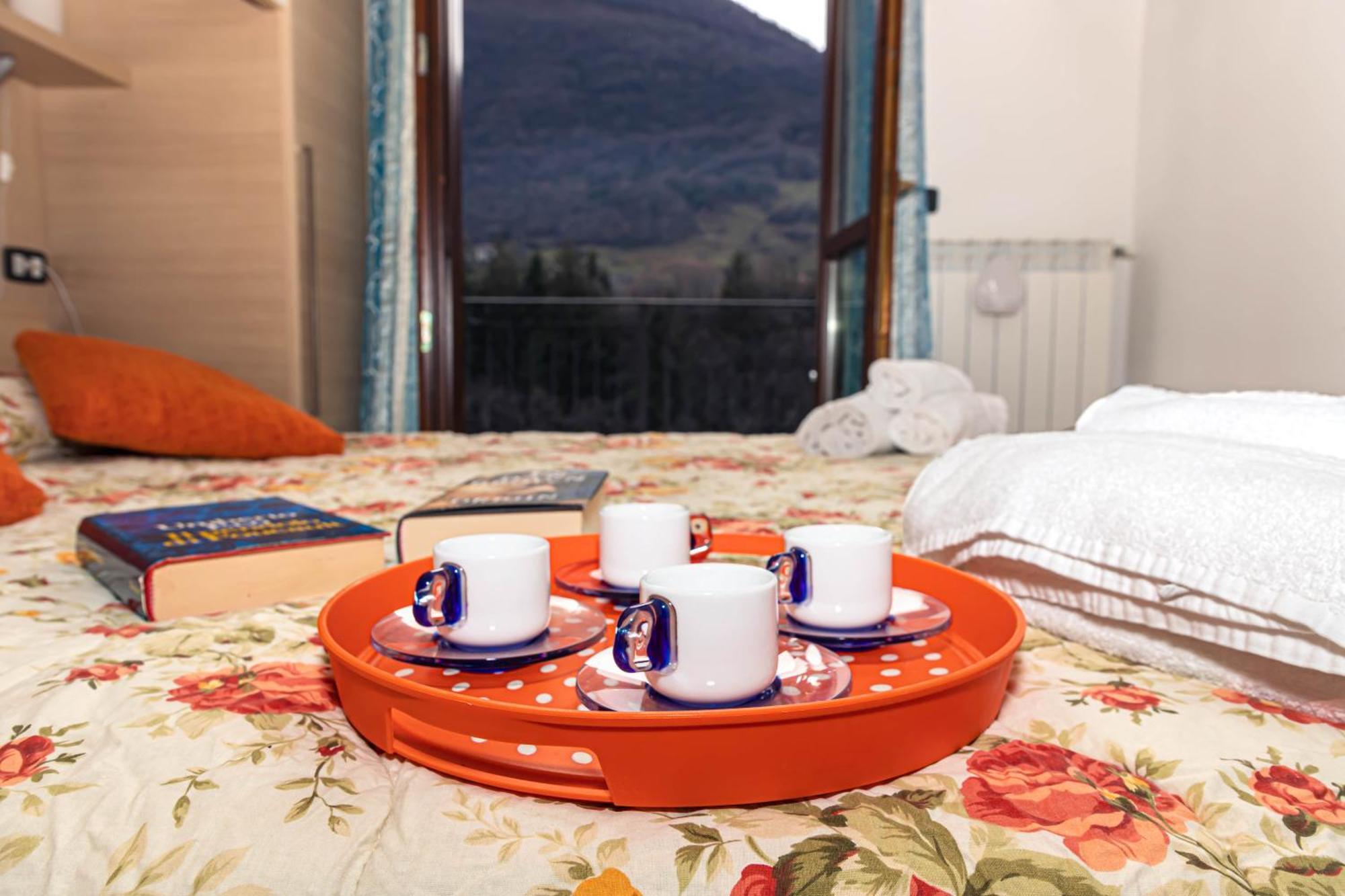 Residenza Coccinelle Vista Lago D'Iseo Tavernola Bergamasca Eksteriør bilde