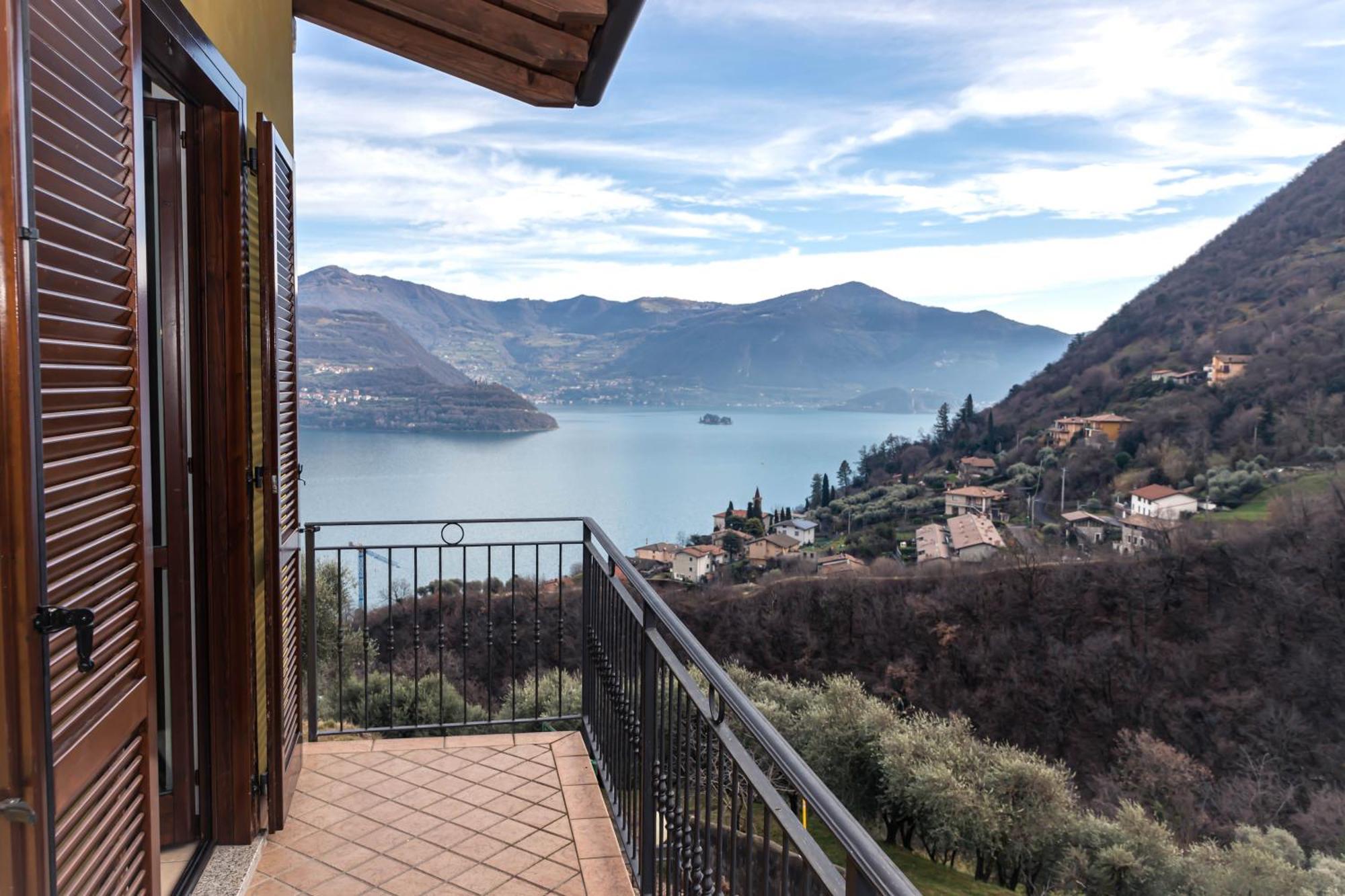 Residenza Coccinelle Vista Lago D'Iseo Tavernola Bergamasca Eksteriør bilde